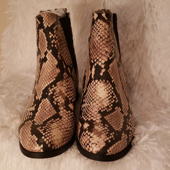 Qupid Faux Snake Print Booties - Picture 4 of 8